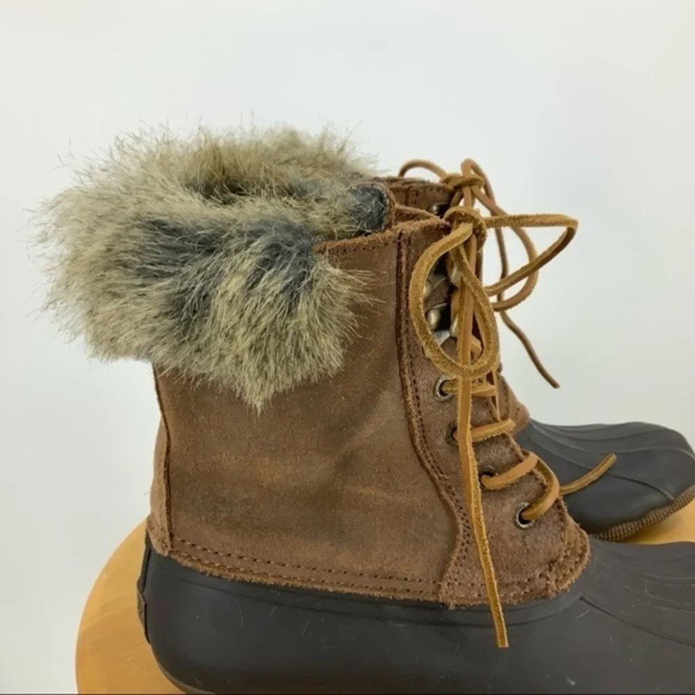 Sperrys faux fur  trimmed rubber duck boot 8.5